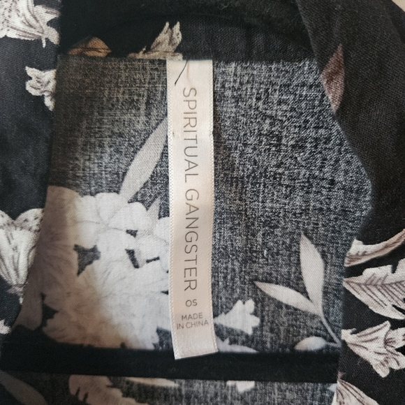 Spiritual Gangster Midnight Wildflowers Front Tie Kimono - Picture 8 of 11